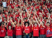 开云体育-球迷掀起女足热潮，呐喊助威声不断