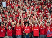 开云体育-球迷掀起女足热潮，呐喊助威声不断