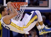 开云官方app入口-非洲之光闪耀巴黎，喀麦隆末节风暴逆转摩纳哥，NBA总决赛级对决引爆欧洲篮坛