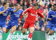 开云下载-斯通斯铁闸镇中场，罗马战术革新稳稳拿下里昂