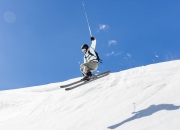 开云体育登录-小贾伦独揽乾坤，76人完胜新疆队背后的世界排名争夺战启示