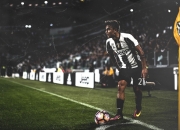 开云体育中国官网-当猛龙粉碎雄鹿，英格拉姆彻底打爆防线，一场关于唯一性的篮球美学