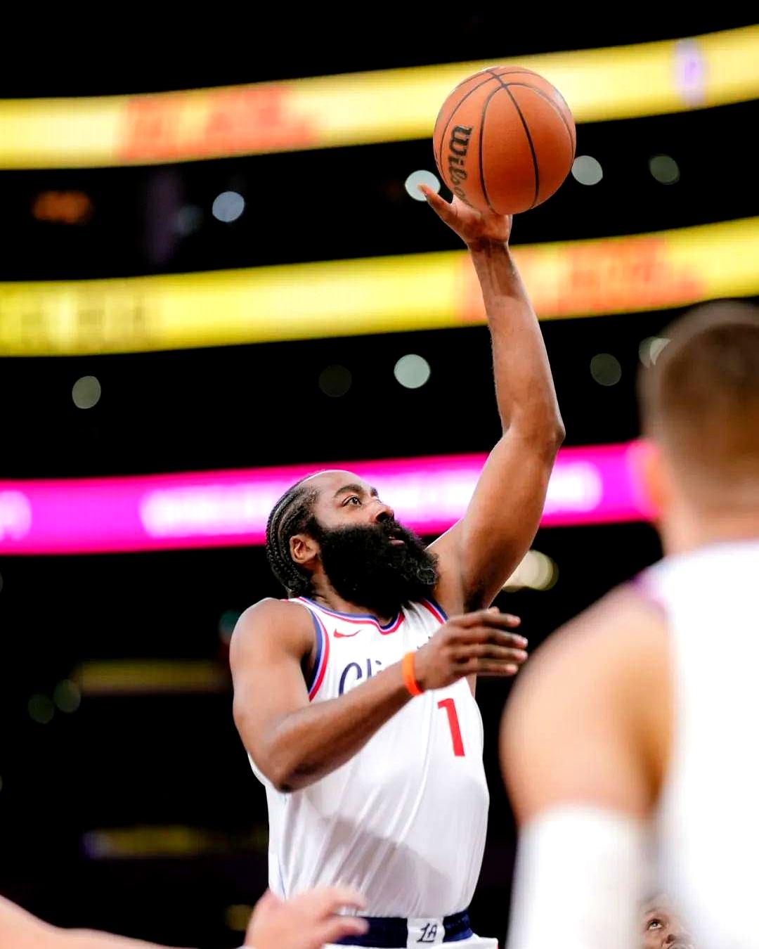 火箭轻取快船,东契奇制霸全场 火箭轻取快船,东契奇制霸全场