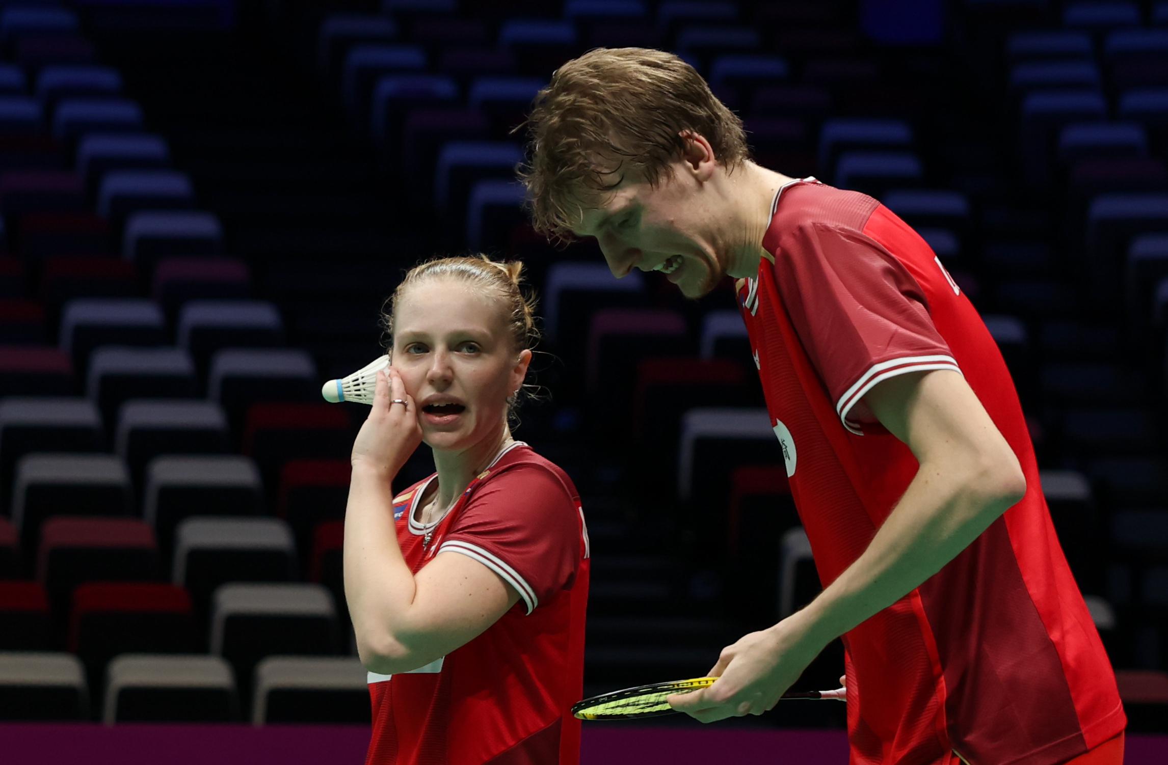 包含丹麦羽毛球队完胜法国羽毛球队，戴资颖绝境逆转的词条