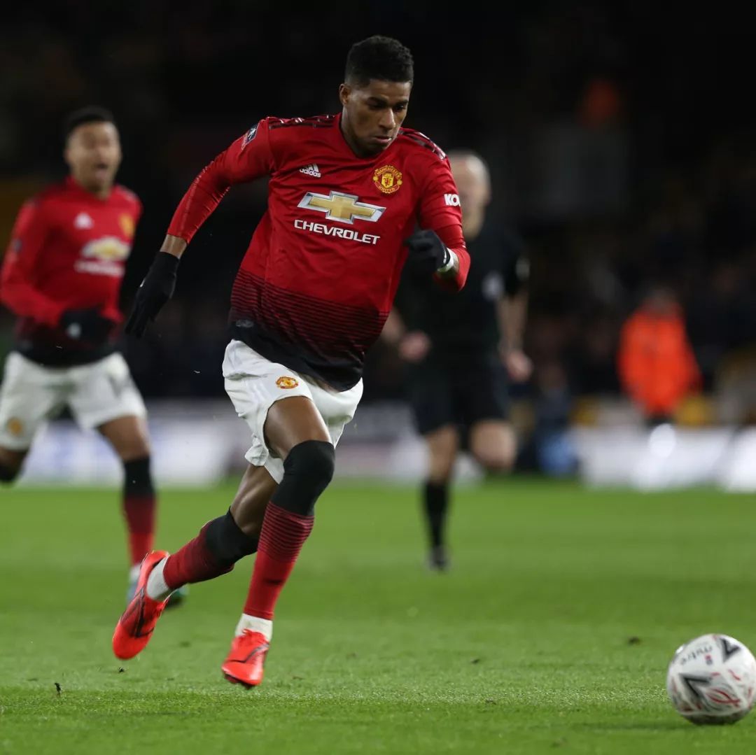 包含智利翻盘丹麦，拉什福德点燃赛场的词条