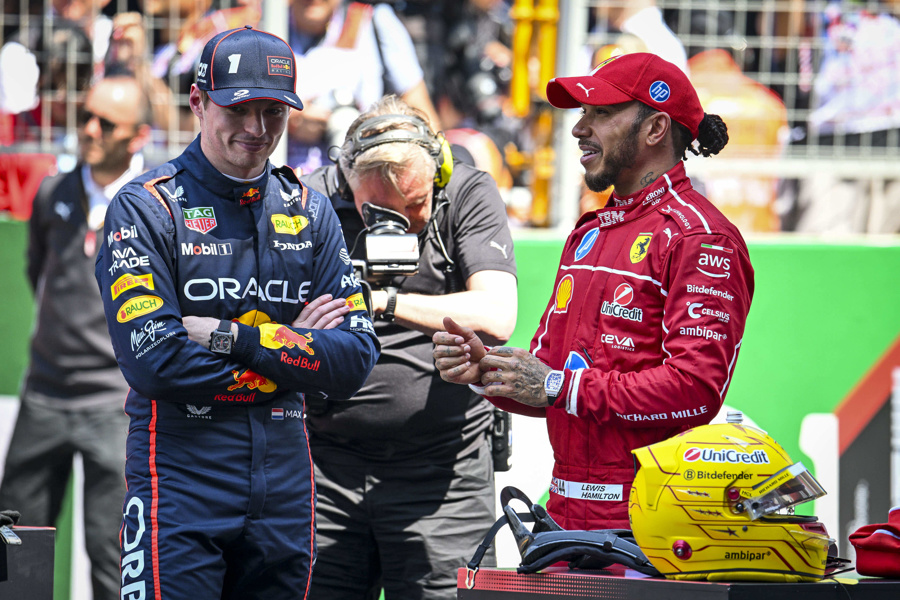 迈凯伦力克红牛二队，汉密尔顿统治全场的简单介绍