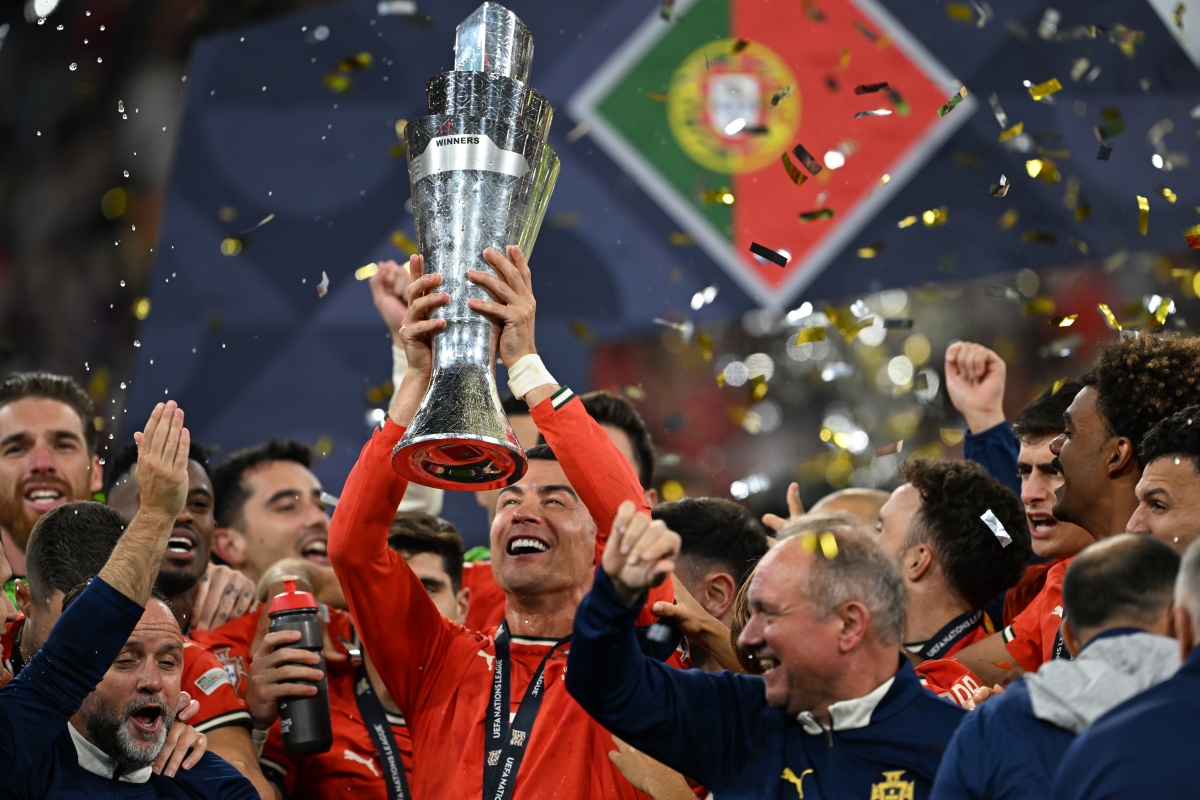 万众瞩目的足球赛事即将开战 万众瞩目的足球赛事即将开战