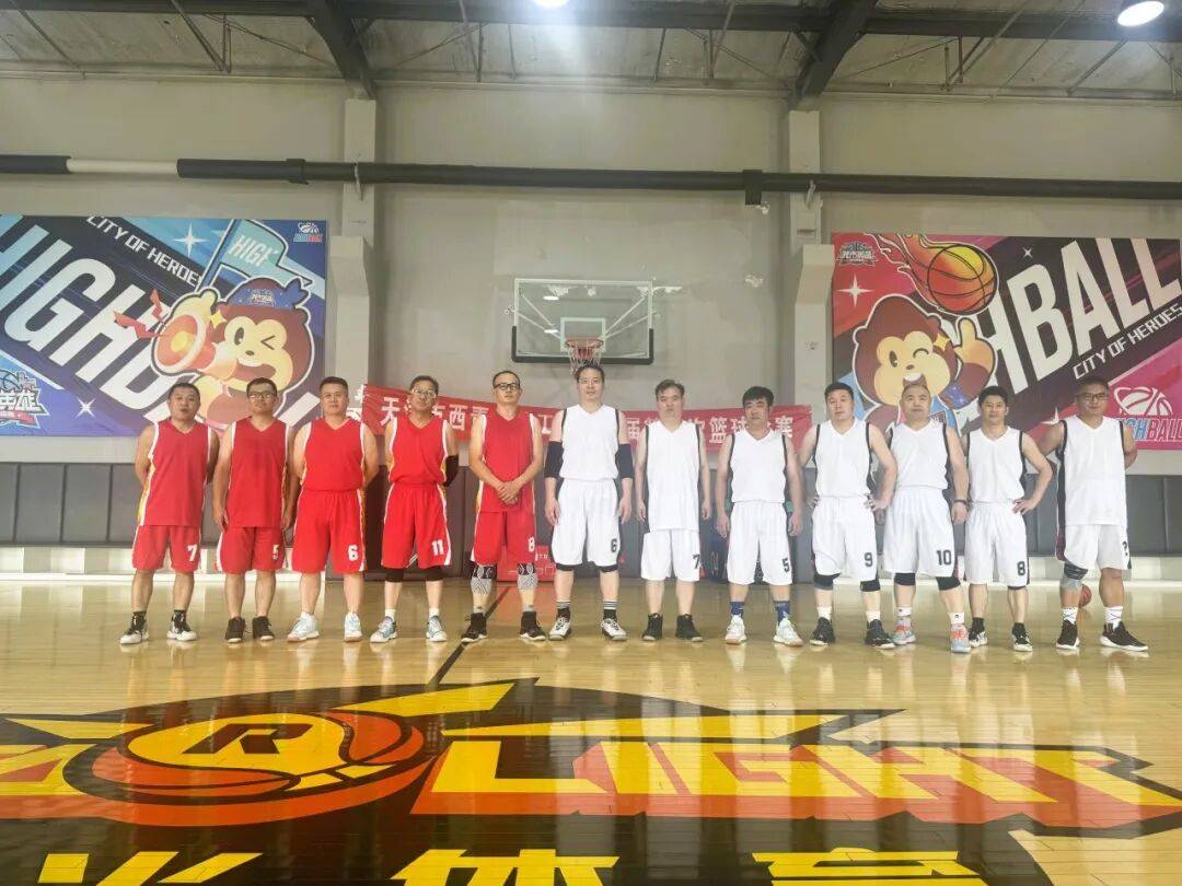 球队团结拼搏，篮球比赛中扬帆远航的简单介绍