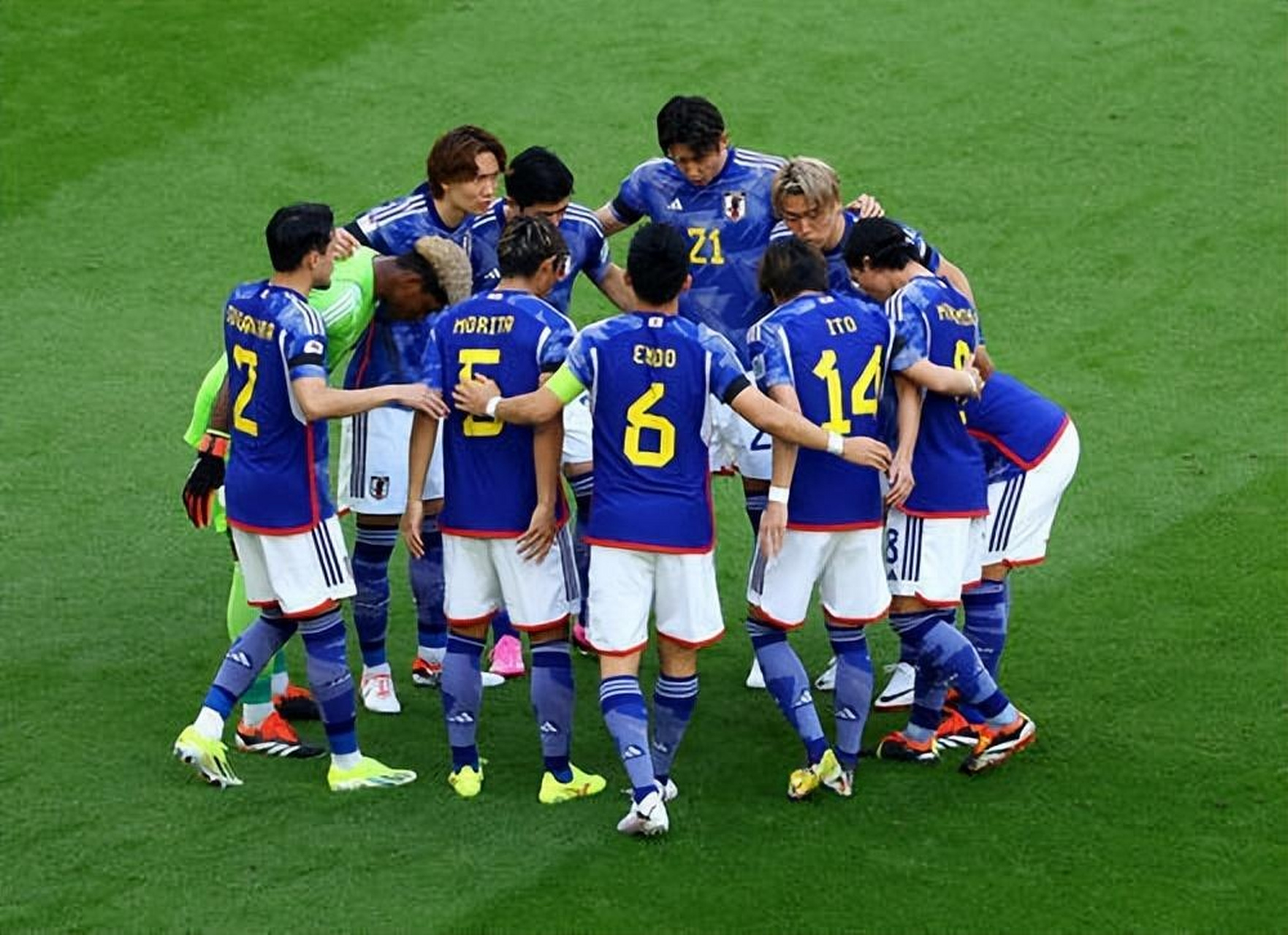 日本队员团结合作,展现出色默契 日本队员团结合作,展现出色默契