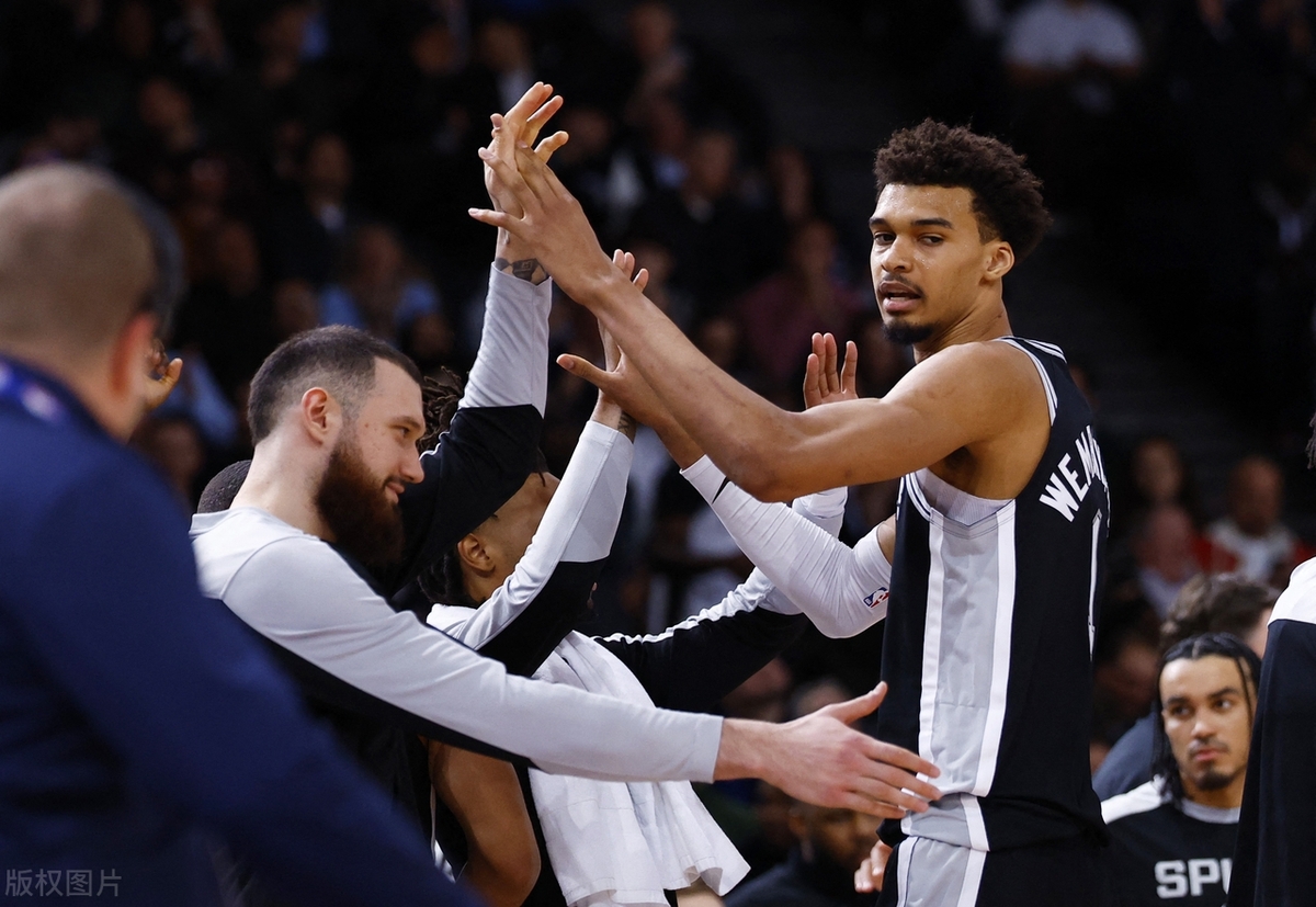 包含圣安东尼奥马刺队全队齐心协力备战下场比赛的词条 包含圣安东尼奥马刺队全队齐心协力备战下场比赛的词条