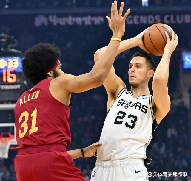 北马其顿队惨遭格鲁吉亚队逆转,遗憾失利 北马其顿队惨遭格鲁吉亚队逆转,遗憾失利