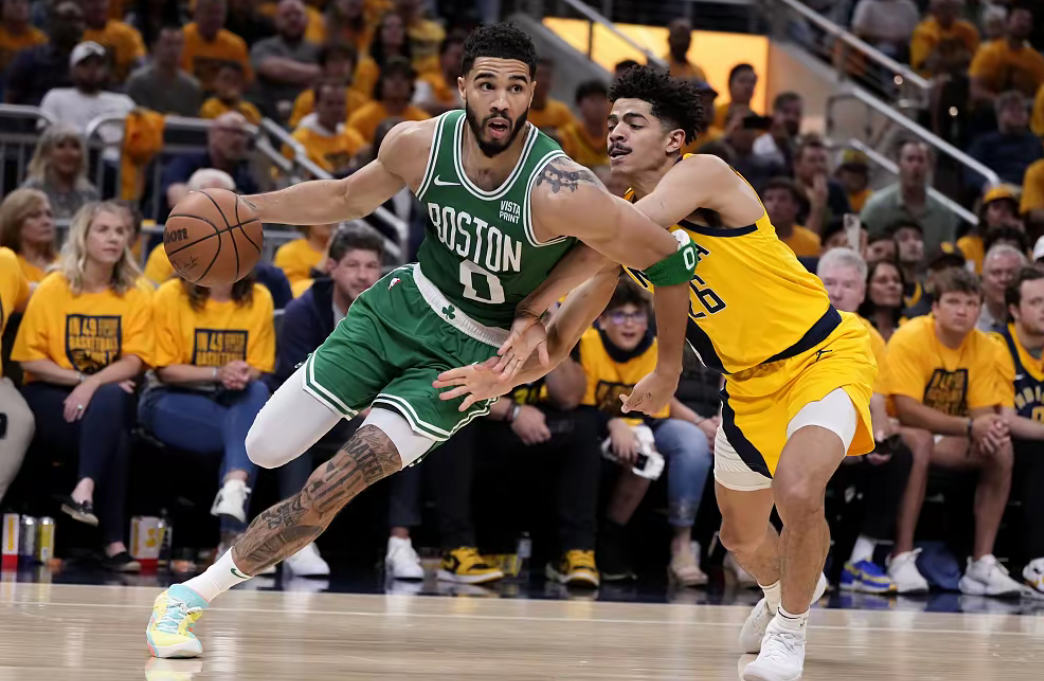 凯尔特人横扫吉林队，库里扛起全队