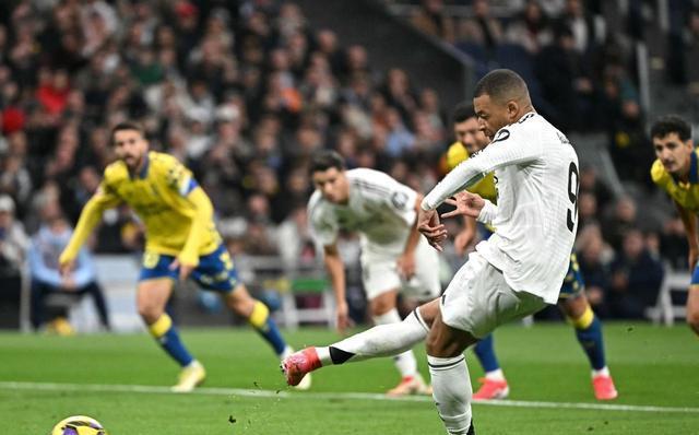 包含皇马完胜瑞士，姆巴佩绝境逆转的词条