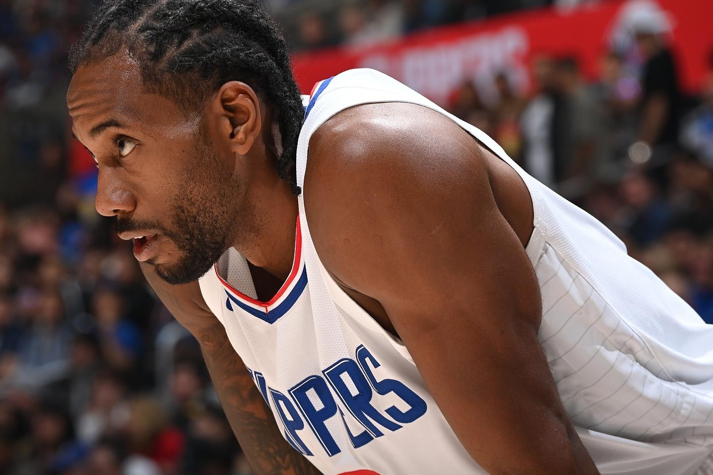 快船客场击败独行侠，东部前六无人可及的简单介绍