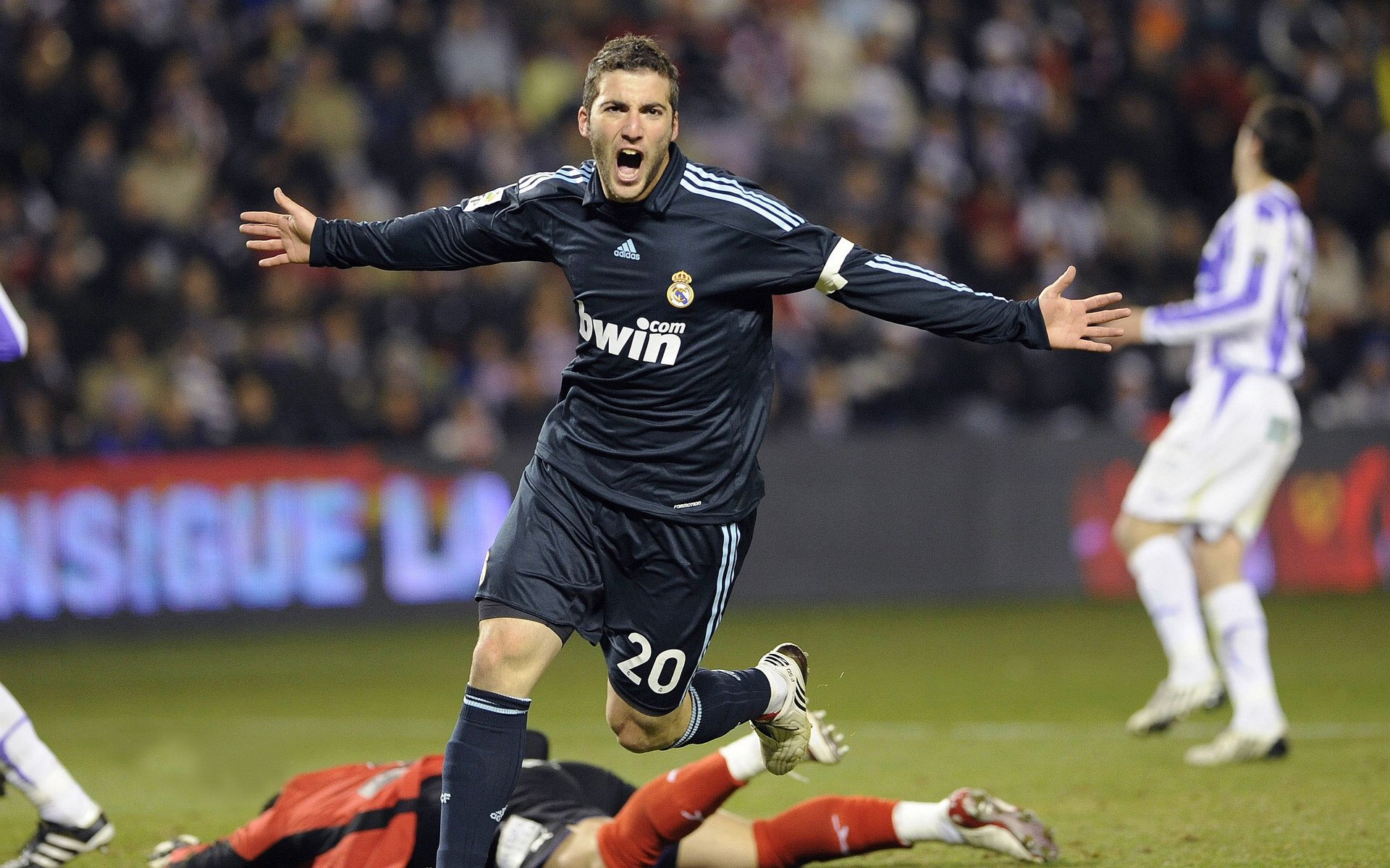 突尼斯斩落丹麦,梅西成为关键先生