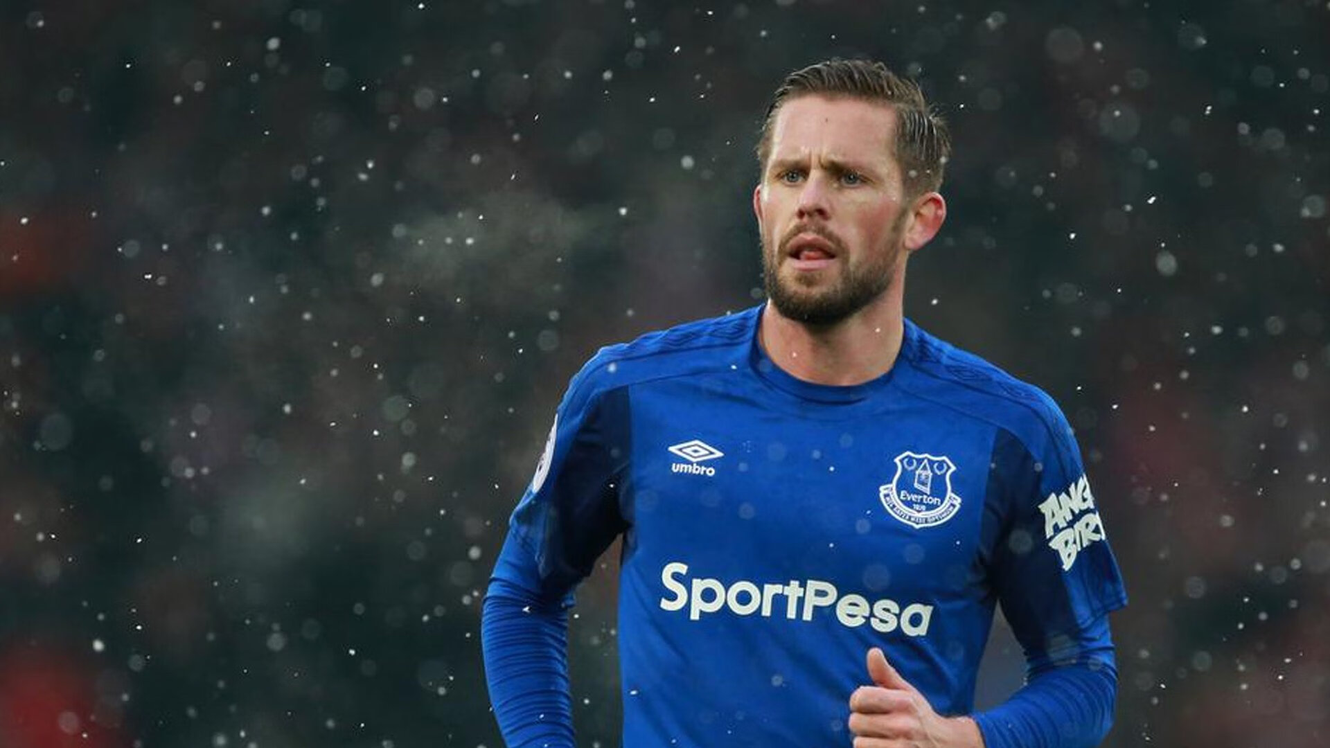 英超争冠焦点战与火箭硬仗,双线战场上的意志较量