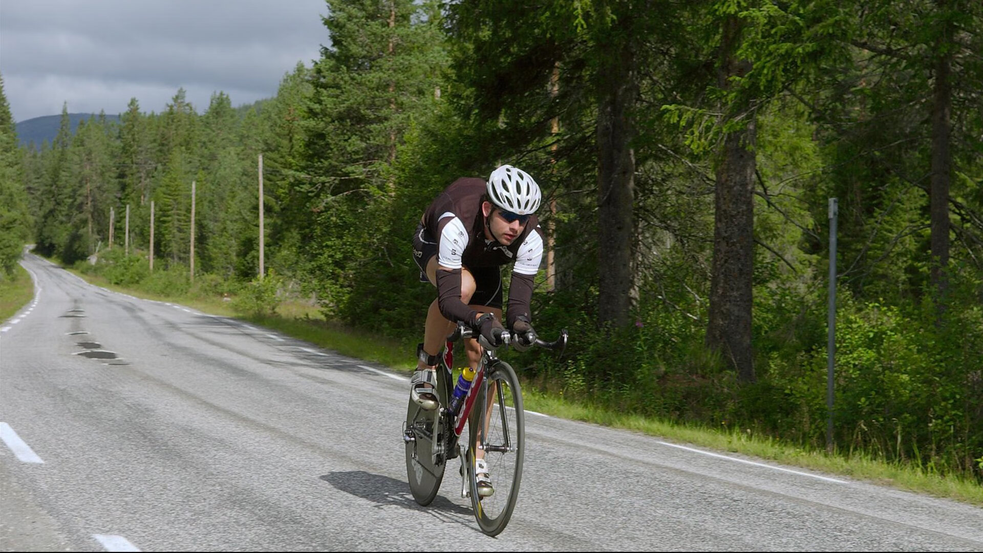 比利亚雷亚尔压制曼联，罗德里戈成为胜负手