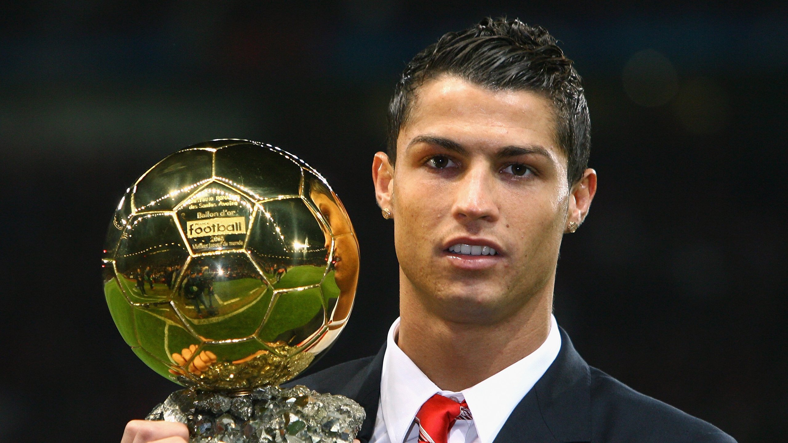 NBA季后赛之夜，哈弗茨成为胜负手，跨界英雄的传奇时刻